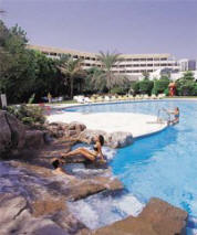 Le Meridien Abu Dhabi Pool